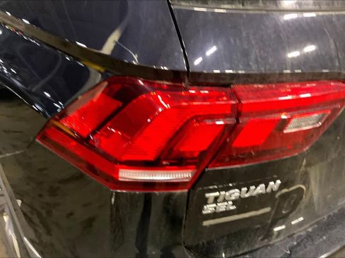Used 2020 Volkswagen Tiguan SEL image 28