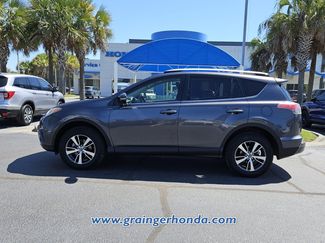 Used 2017 Toyota RAV4 XLE video 2