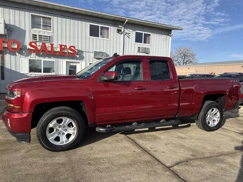 Used 2018 Chevrolet Silverado 1500 LT w/ All Star Edition image 2