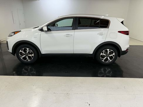 Used 2021 Kia Sportage LX AWD/4WD image 17