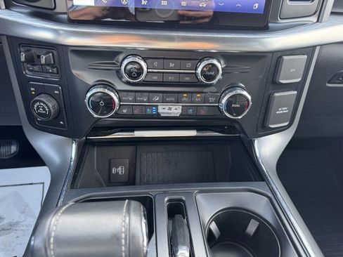 Used 2022 Ford F150 Lariat w/ Equipment Group 502A High image 29