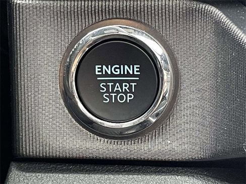 Certified 2025 Ford F350 Platinum w/ FX4 Off-Road Package image 25