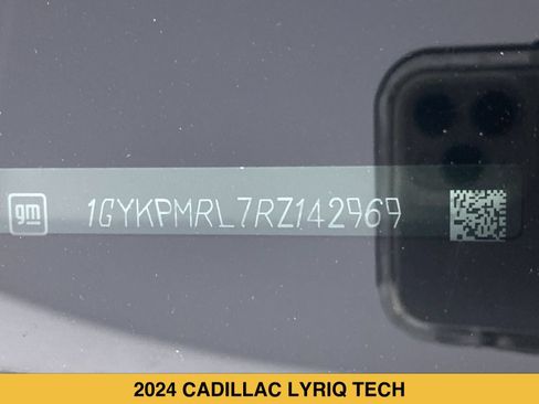 Certified 2024 Cadillac Lyriq Tech w/ Driver Assist Package AWD/4WD image 16