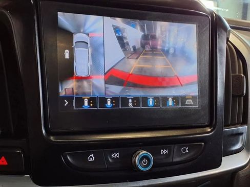 Used 2021 Chevrolet Traverse LT w/ LT Premium Package image 23