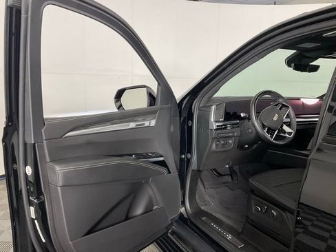 Used 2025 Cadillac Escalade V AWD/4WD image 22