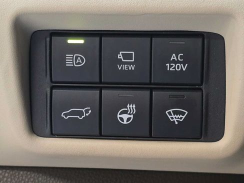 Used 2020 Toyota Highlander Platinum AWD/4WD image 16
