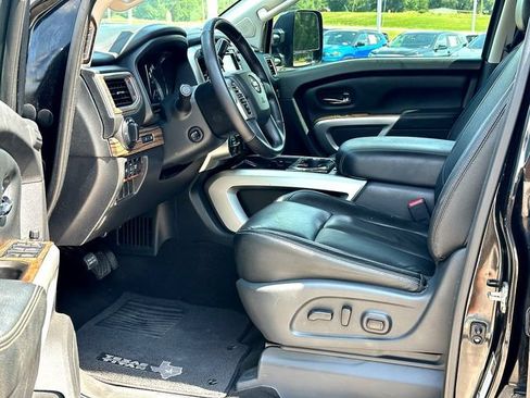 Used 2018 Nissan Titan SL w/ Texas Titan Edition AWD/4WD image 10