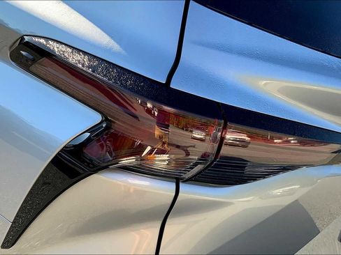 Used 2024 Toyota Sienna XLE image 27