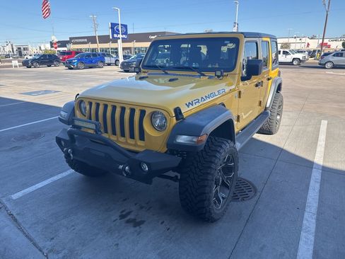 Used 2018 Jeep Wrangler Unlimited Sport S image 2