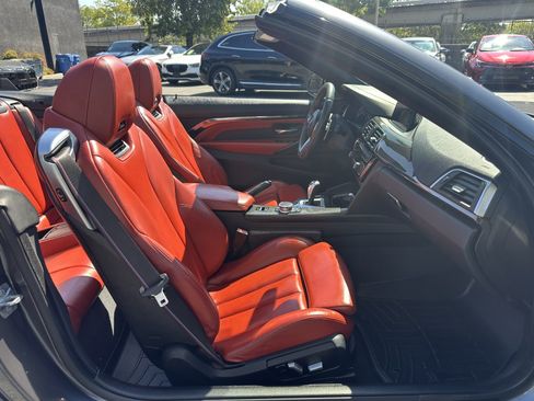 Used 2019 BMW M4 Convertible RWD image 18
