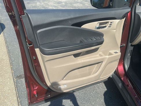 Used 2021 Honda Pilot Touring image 21