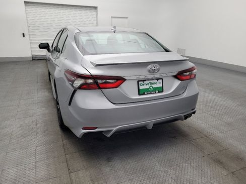 Used 2021 Toyota Camry SE image 6