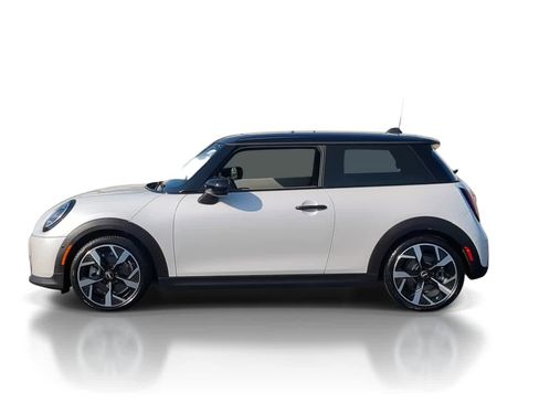 Used 2025 MINI Cooper 2-Door Hardtop image 5