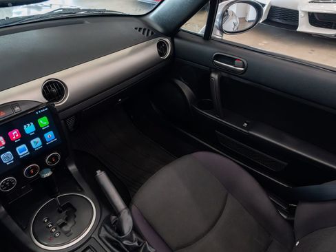 Used 2010 MAZDA MX-5 Miata Touring RWD image 12