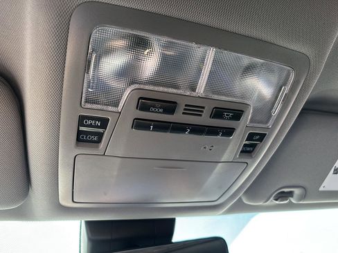 Used 2017 Toyota Highlander XLE image 38