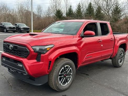 New 2026 Toyota Tacoma TRD Sport image 2