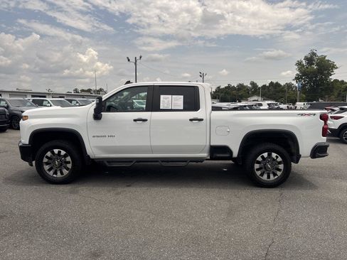 Used 2022 Chevrolet Silverado 2500 Custom w/ Custom Value Package AWD/4WD image 7