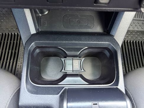 Used 2017 Toyota Tacoma TRD Off-Road w/ Tow Package (A/T) AWD/4WD image 25
