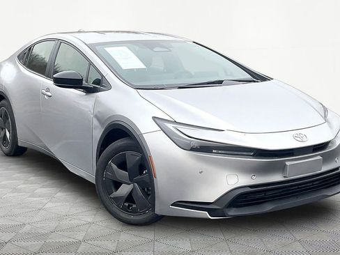 Used 2023 Toyota Prius LE image 3