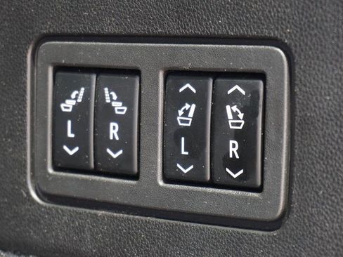 Used 2024 Cadillac XT6 Premium Luxury w/ Technology Package AWD/4WD image 23