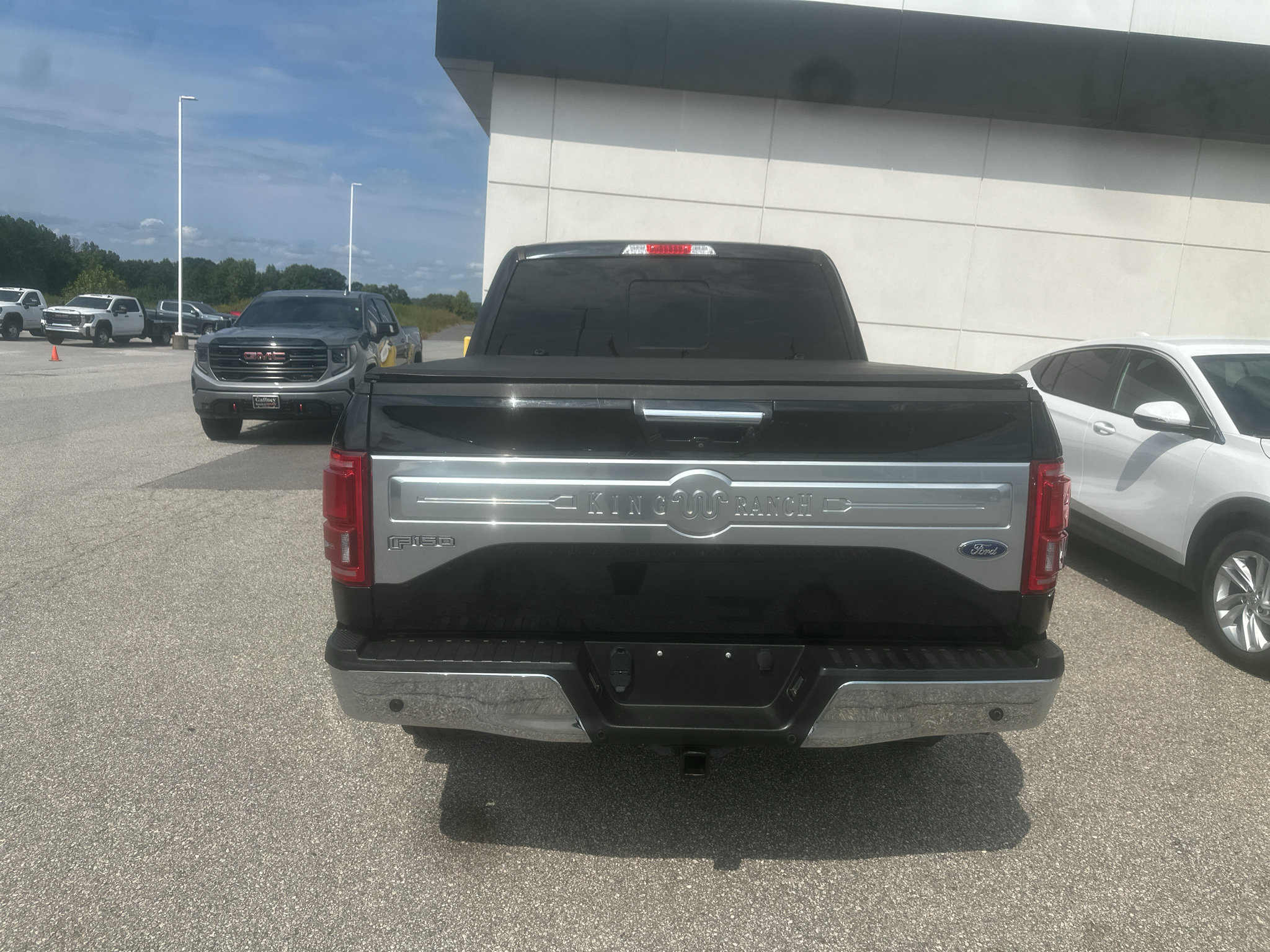 Used 2016 Ford F150 King Ranch w/ Equipment Group 601A Luxury AWD/4WD image 4