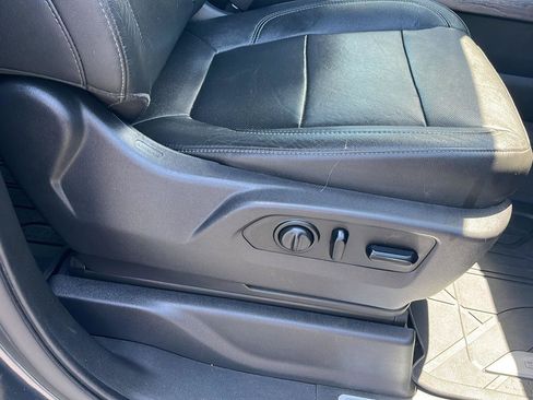 Used 2019 Chevrolet Silverado 1500 LTZ w/ LTZ Plus Package AWD/4WD image 31