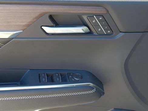 New 2026 GMC Acadia Denali w/ Super Cruise Package image 21