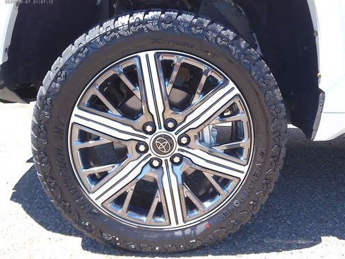 Used 2022 Toyota Tundra Capstone AWD/4WD image 26