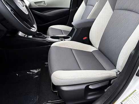 Used 2026 Toyota Corolla LE FWD image 10