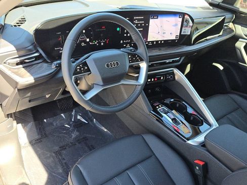 Certified 2025 Audi Q5 Premium w/ Convenience Package AWD/4WD image 14