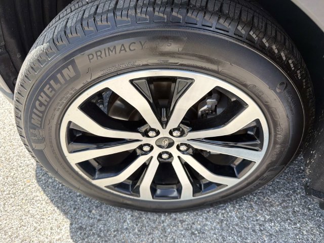 Used 2025 Ford Explorer ST-Line AWD/4WD image 31