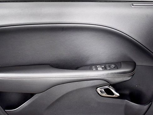 Used 2015 Dodge Challenger SRT Hellcat image 16