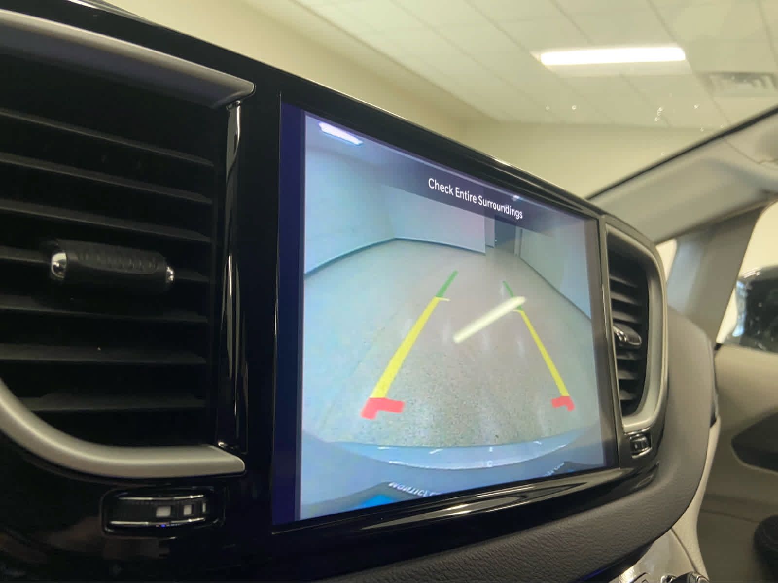 Used 2024 Chrysler Pacifica Touring-L FWD image 30