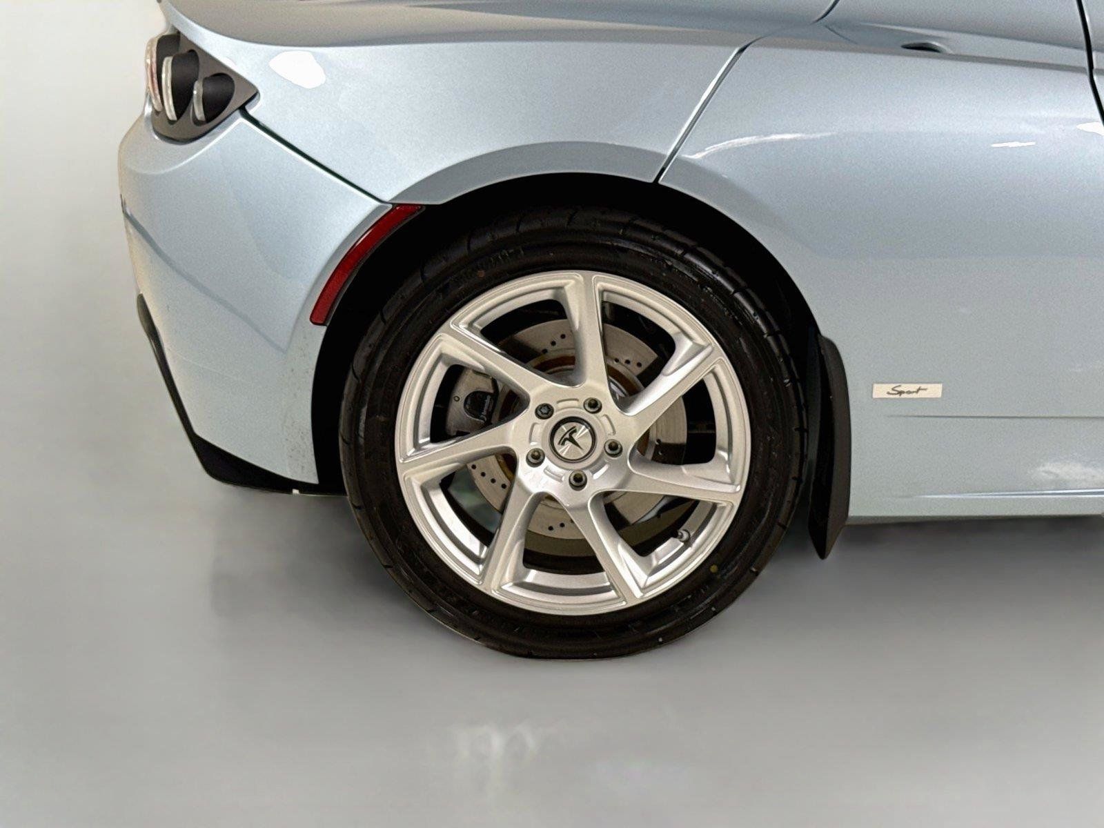 Used 2011 Tesla Roadster Sport RWD image 31