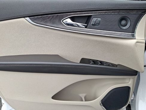 Used 2019 Lincoln Nautilus Select w/ Class II Trailer Tow Package image 13