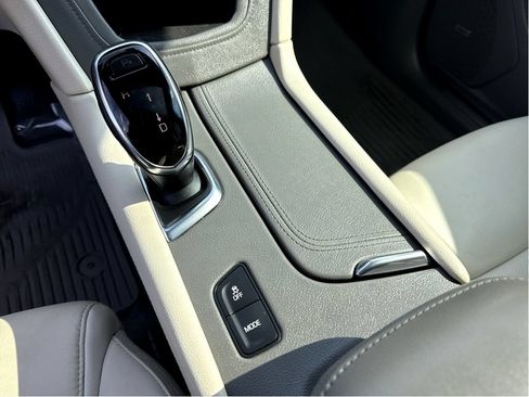 Used 2018 Cadillac XT5 Premium Luxury FWD image 22