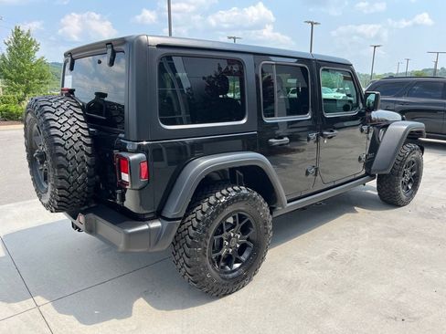 Used 2025 Jeep Wrangler Unlimited Sport AWD/4WD image 18
