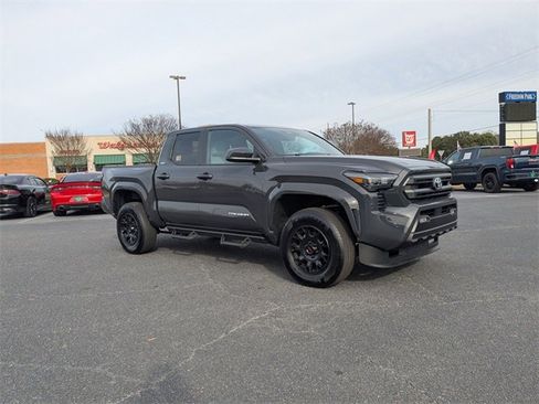 Used 2025 Toyota Tacoma SR5 image 2