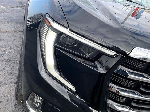 Used 2024 GMC Acadia Elevation image 28