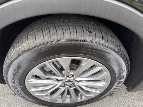 Used 2024 Cadillac XT4 Premium Luxury AWD/4WD image 13