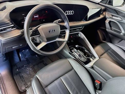 Used 2025 Audi Q5 Premium AWD/4WD image 9