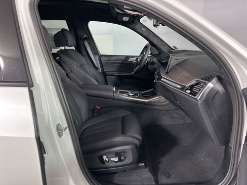 New 2026 BMW X7 M60i image 33
