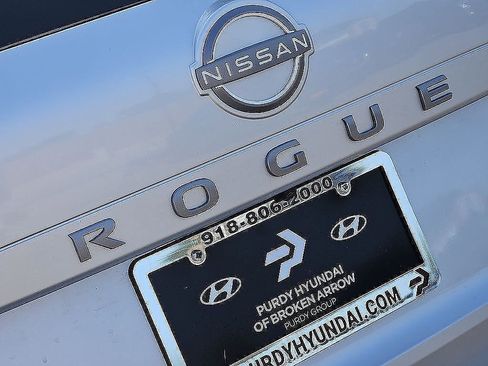 Used 2024 Nissan Rogue SV AWD/4WD image 7