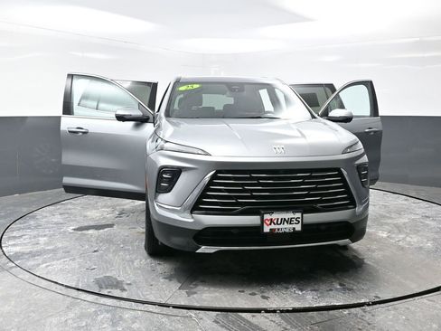 Used 2025 Buick Enclave Preferred w/ Power Package image 64