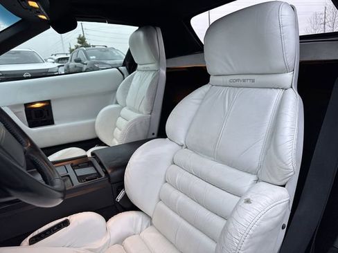 Used 1992 Chevrolet Corvette Convertible image 12