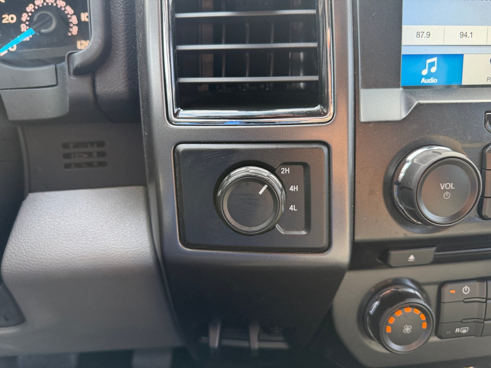 Used 2018 Ford F150 XLT w/ Equipment Group 301A Mid AWD/4WD image 25