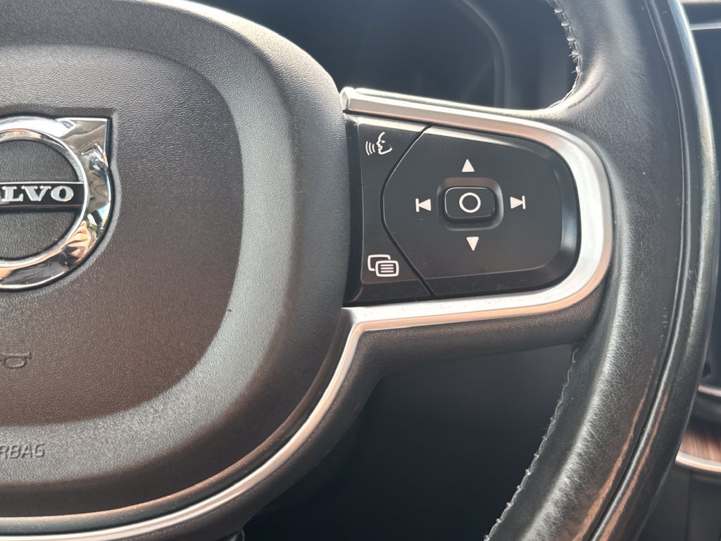Used 2019 Volvo XC60 T5 Momentum w/ Protection Package Premier AWD/4WD image 21