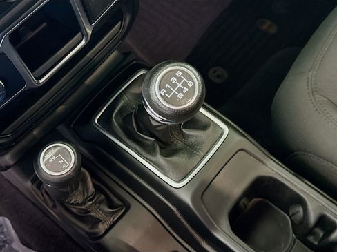 Used 2021 Jeep Gladiator Sport image 20