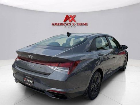 Used 2023 Hyundai Elantra SEL FWD image 6