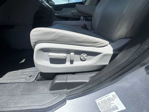 Used 2018 Honda Odyssey EX-L image 12
